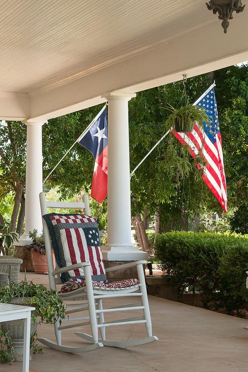 Sandstone Street Bed And Breakfast Llano Extérieur photo